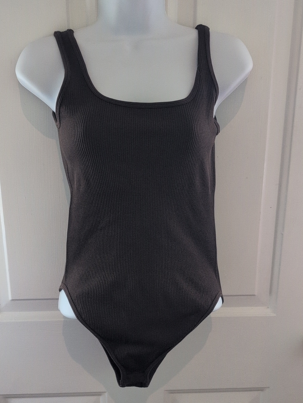 Ribbed Scoop Neck Bodysuit - Brown